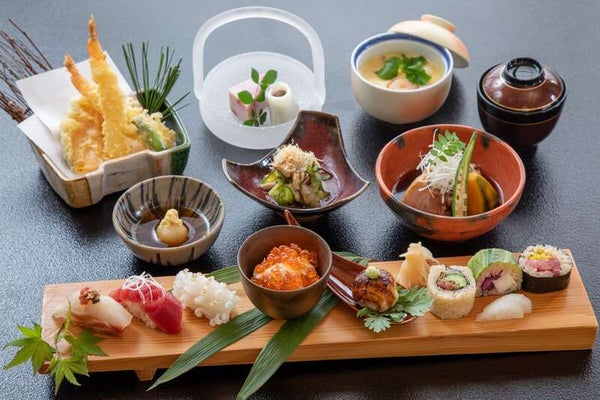 【直方・小竹・新飯塚・飯塚発】 ONCRI-KARATSUで味わう潮香会席と紫陽花咲く山水画の世界・大川内山&メロン・桃食べ放題 日帰り 1